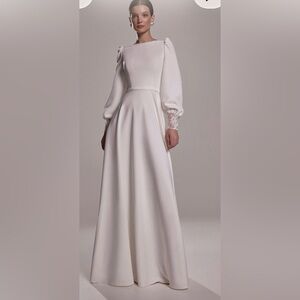 Unona Camalia A-Line Wedding Dress with Bishop Sleeves- Size 12 - New